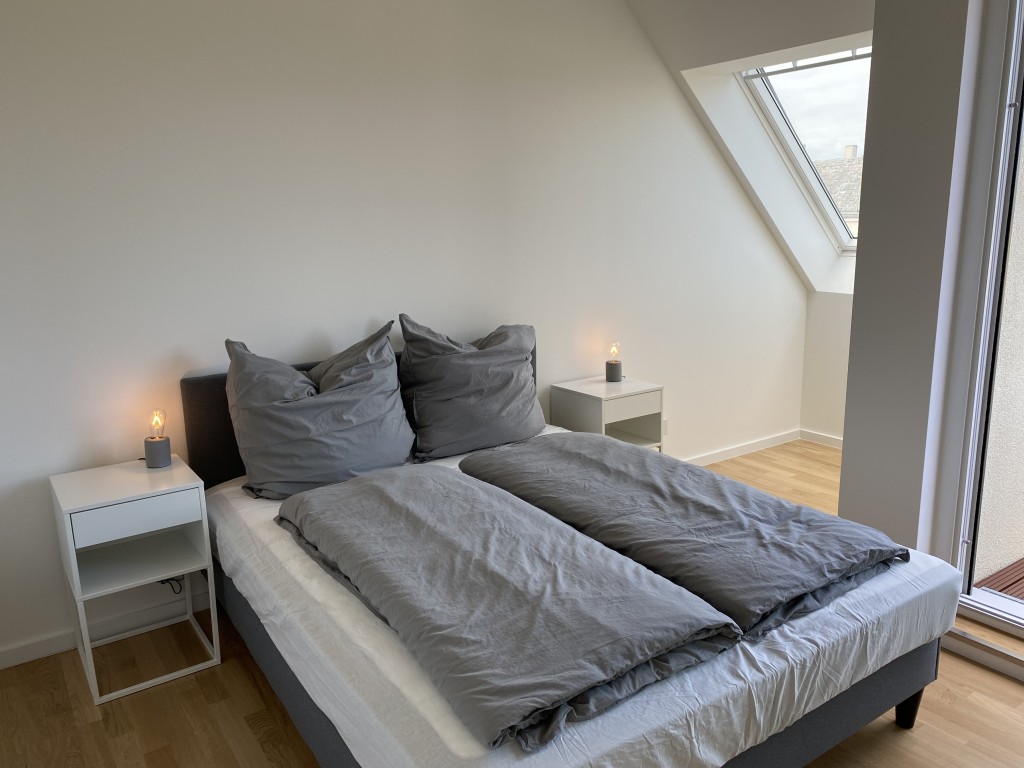 Rent 2 rooms apartment Berlin | Entire place | Berlin | Neues Dachgeschoss mit zwei Terassen in Neukölln | Hominext