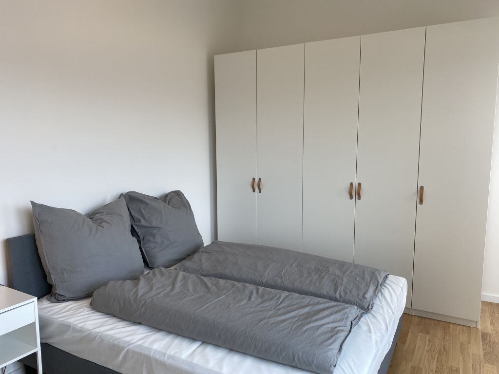 Rent 2 rooms apartment Berlin | Entire place | Berlin | Neues Dachgeschoss mit zwei Terassen in Neukölln | Hominext