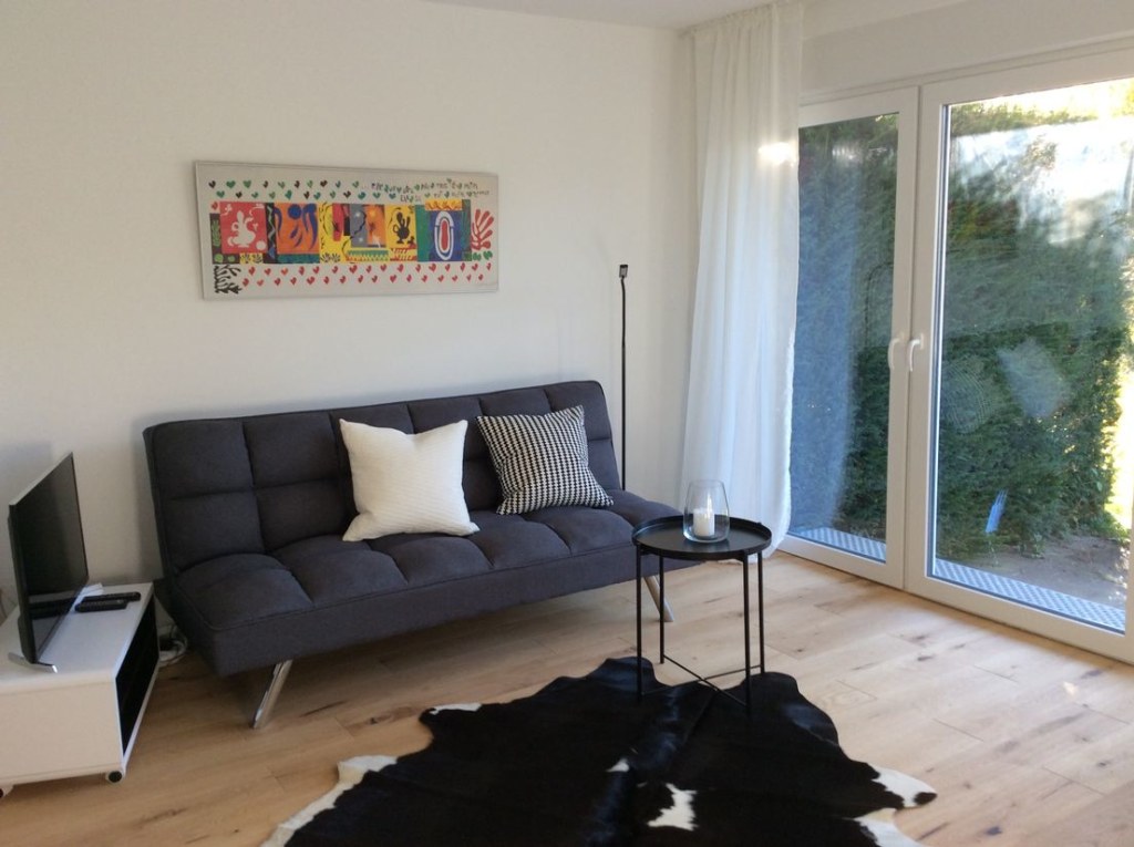 Miete 1 Zimmer Wohnung Stuttgart | Ganze Wohnung | Stuttgart | Helles Businessapartment mit offener Küche und schöner Sonnen-Terasse | Hominext