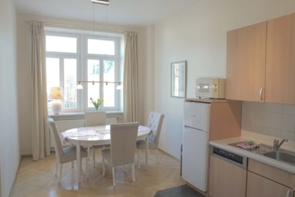 Rent 1 room apartment Dresden | Entire place | Dresden | Stylisches 3-Zimmer Apartment mit Balkon für bis zu 4 Personen | Hominext