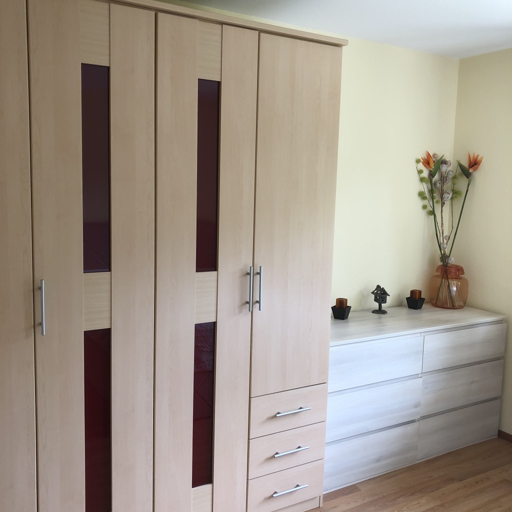 Rent 1 room apartment Neckartailfingen | Entire place | Neckartailfingen | UG Wohnung mit großer Terrasse, Garten und Teich. | Hominext