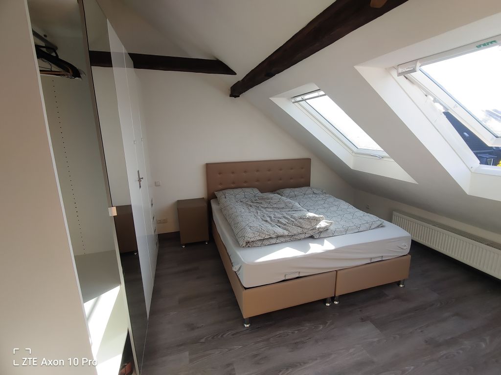 Miete 3 Zimmer Wohnung Essen | Ganze Wohnung | Essen | Penthouse-Appartment mit 5 Zimmern, 2 Bädern, Küche und Durchreiche - zentral gelegen | Hominext