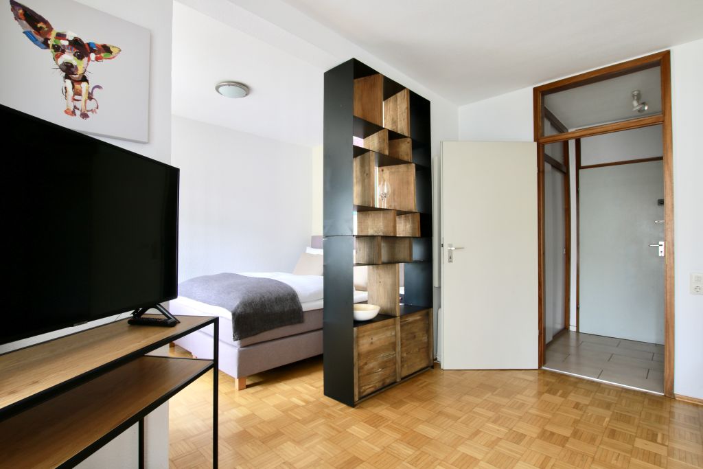 Rent 1 room apartment Köln | Entire place | Köln | Sehr zentrale und helle Wohnung Nahe Barbarossaplatz | Hominext