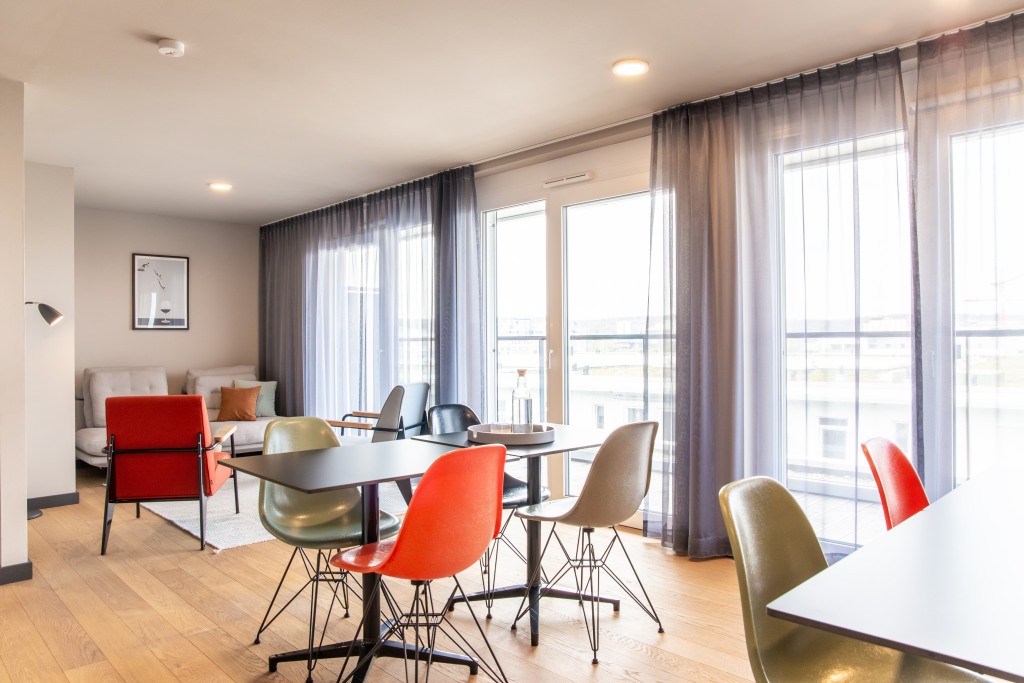Rent 1 room apartment Böblingen | Entire place | Böblingen | Modernes Studio mit Balkon, Motorworld Stuttgart | Hominext