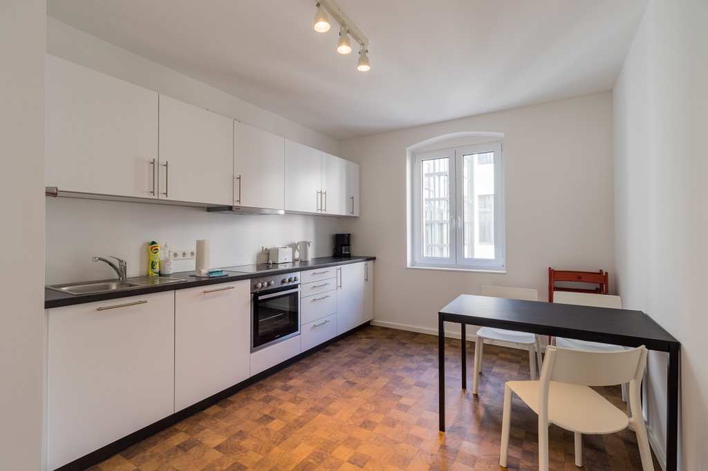 Rent 1 room apartment Berlin | Entire place | Berlin | Große 2 Zimmer Wohnung mit Balkon direkt am Hermannplatz | Hominext