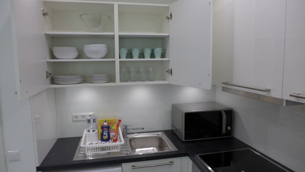 Rent 1 room apartment Heidelberg | Entire place | Heidelberg | Liebevolles Apartment, verkehrsgünstige Lage, 500 m S-Bahn, Süd Balkon, Parkplatz, löffelfertig | Hominext