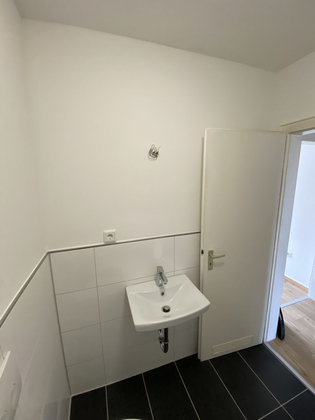 Rent 1 room apartment Duisburg | Entire place | Duisburg | Komplett sanierte, moderne Wohnung im Zentrum | Hominext