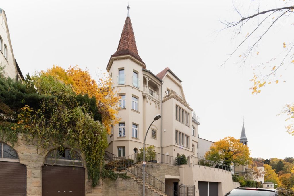 Miete 1 Zimmer Wohnung Stuttgart | Ganze Wohnung | Stuttgart | 1-Zimmer-Apartment mit wundervoller Aussicht und direkter Anbindung an die U5/U6/U7 | Hominext