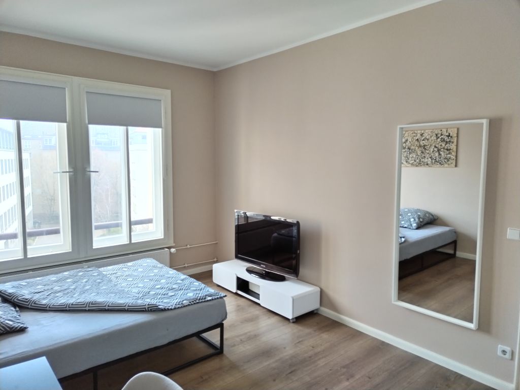 Miete 1 Zimmer Wohnung Berlin | Ganze Wohnung | Berlin | Sonniges Apartment in Ku’damm-Nähe mit opt. Tiefgaragenstellplatz | Hominext