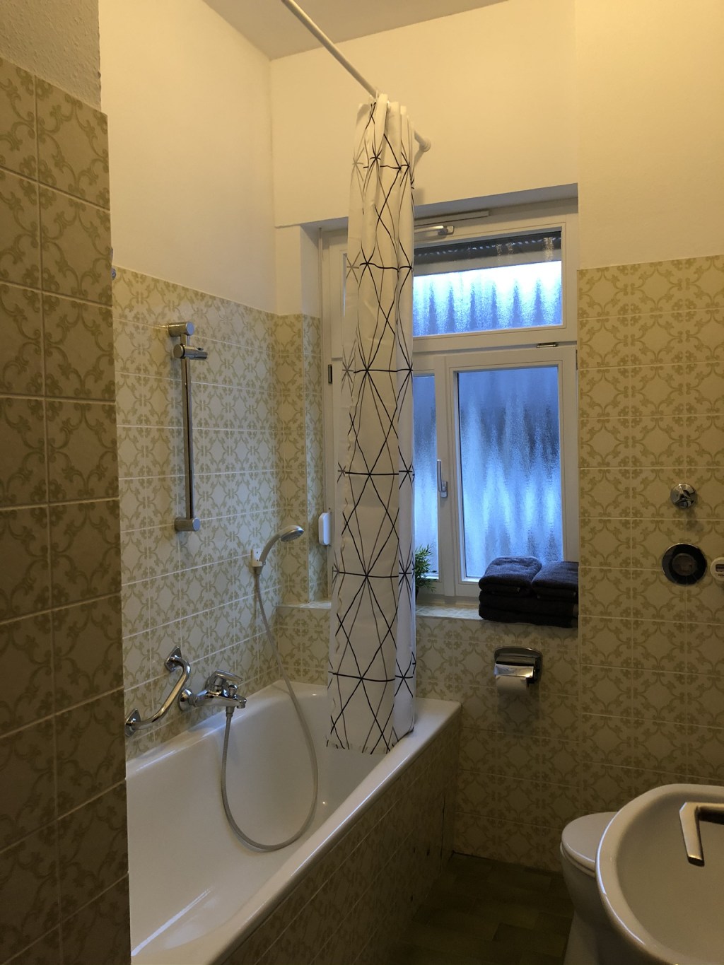 Rent 2 rooms apartment Baden-Baden | Entire place | Baden-Baden | Exklusiv: WG-Konzept mit 2 Schlafzimmer Wohnung im Herzen Baden-Baden | Hominext