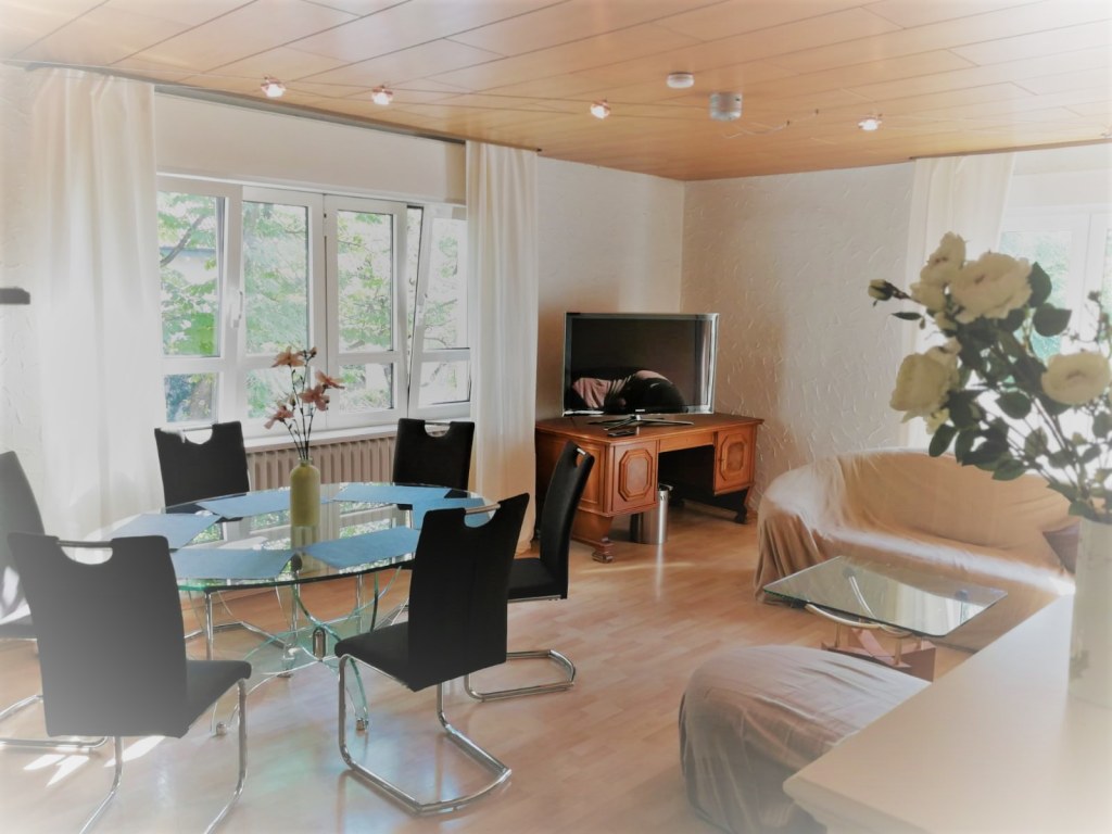 Rent 3 rooms apartment Rheinstetten | Entire place | Rheinstetten | Geräumige Ferienwohnung bei der Neuen Messe Karlsruhe/dm-Arena | Hominext