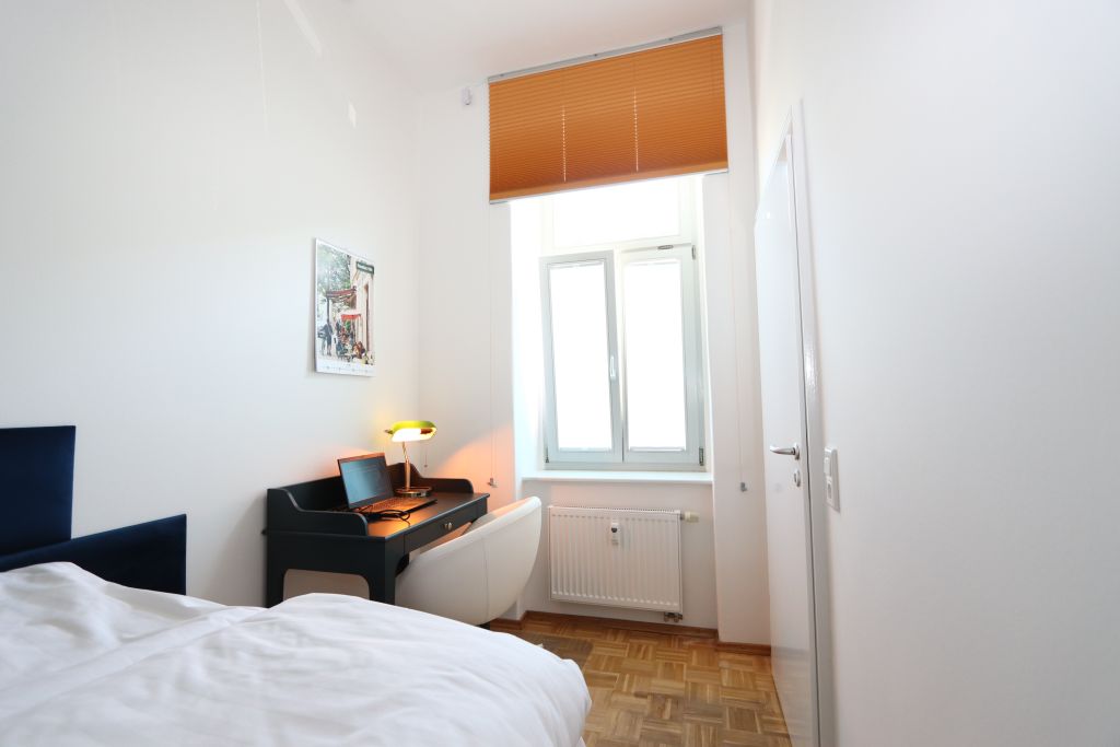 Rent 1 room apartment Dresden | Entire place | Dresden | Dein Grünes Gewölbe ~ your private Green Vault | Hominext