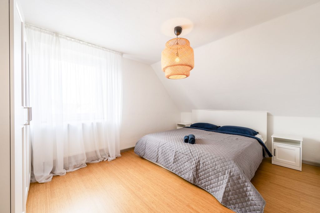 Rent 2 rooms apartment Böblingen | Entire place | Böblingen | Exclusive 3,5-Zimmer Maisonettewohnung I Familie I TOP-Location I Homeoffice | Hominext