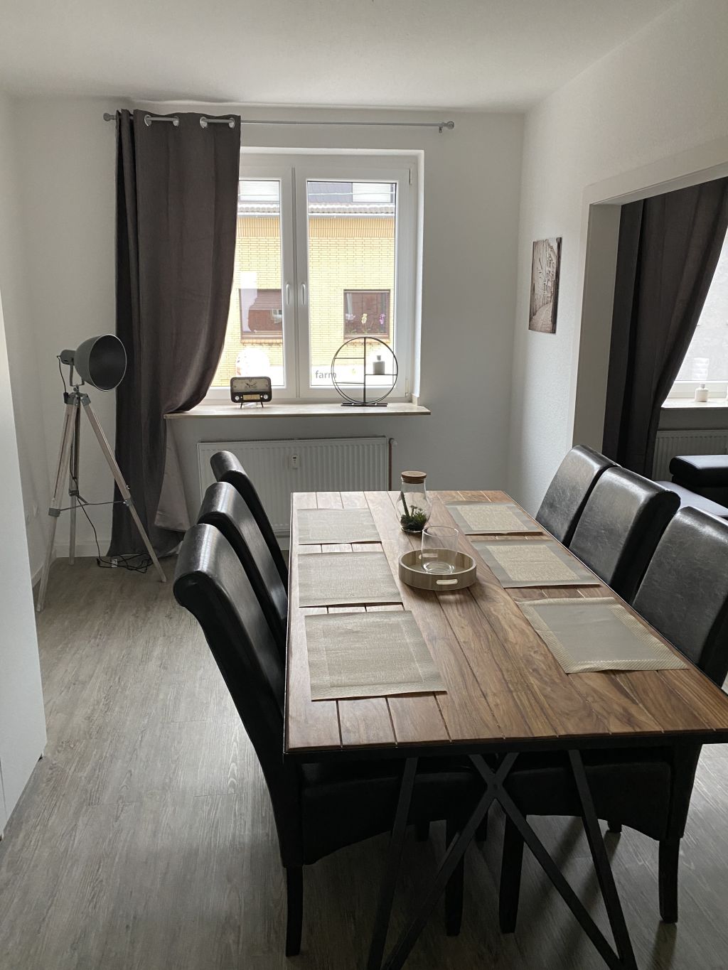 Rent 2 rooms apartment Oberhausen | Entire place | Oberhausen | topsanierte Wohnung - kompl. Etage - im Zentrum | Hominext