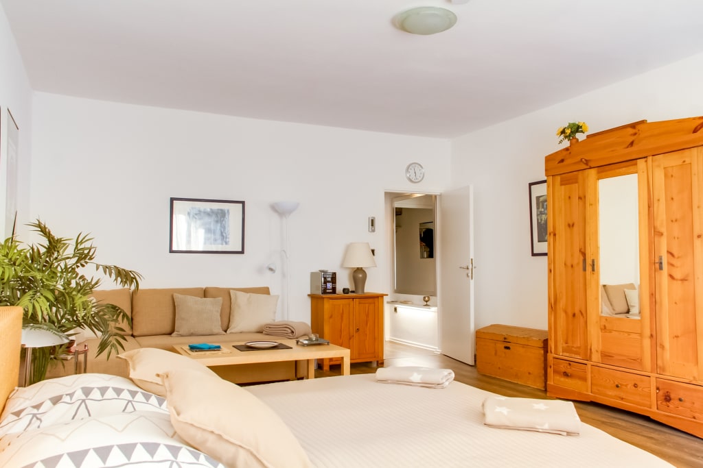 Miete 1 Zimmer Wohnung Berlin | Ganze Wohnung | Berlin | Gemütliches großes 1-Zimmer Apartment (45 qm) mit Balkon in ruhiger grüner Allee-Lage | Hominext