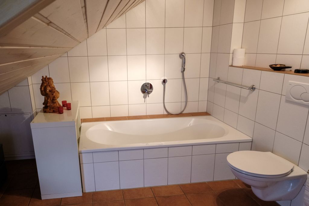 Miete 2 Zimmer Wohnung Weil am Rhein | Ganze Wohnung | Weil am Rhein | Luxuriöses Haus mit privatem Pool und atemberaubender Aussicht | Hominext