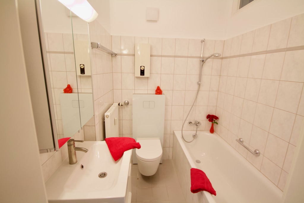 Miete 2 Zimmer Wohnung Neuss | Ganze Wohnung | Neuss | Düsseldorf/Neuss: Große Luxuswohnung am Park mit 4 Zimmern, 2 Bädern und begehbarem Kleiderschrank | Hominext