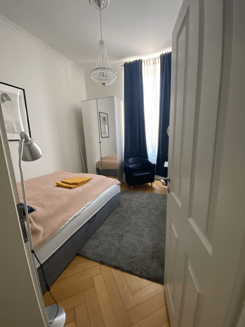 Rent 2 rooms apartment Wiesbaden | Entire place | Wiesbaden | Getaway: Deluxe Doppel-/ Zweibettzimmer, 28m2 | Hominext