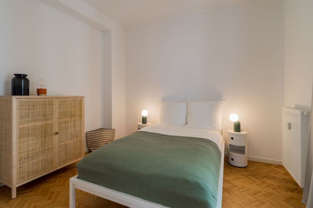 Rent 1 room apartment Berlin | Entire place | Berlin | Ruhige vollmöblierte 2-Zimmerwohnung mit Balkon im Prenzlauer Berg | Hominext