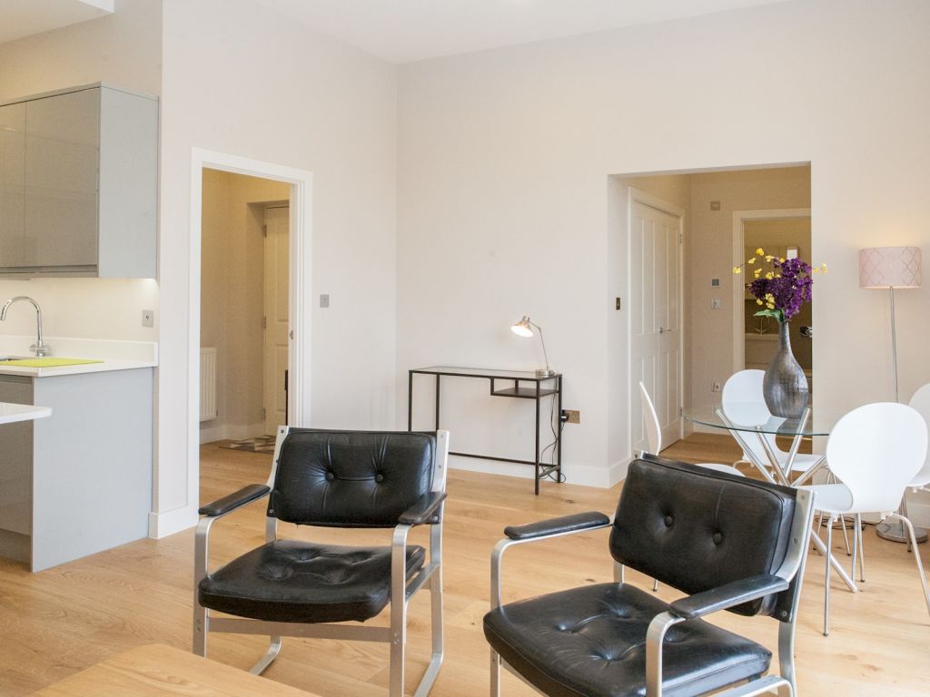 Flat 2, 70 Loampit Hill