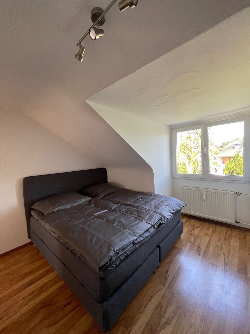 Rent 1 room apartment Köln | Entire place | Köln | Zwischen Großstadt und Natur | Hominext