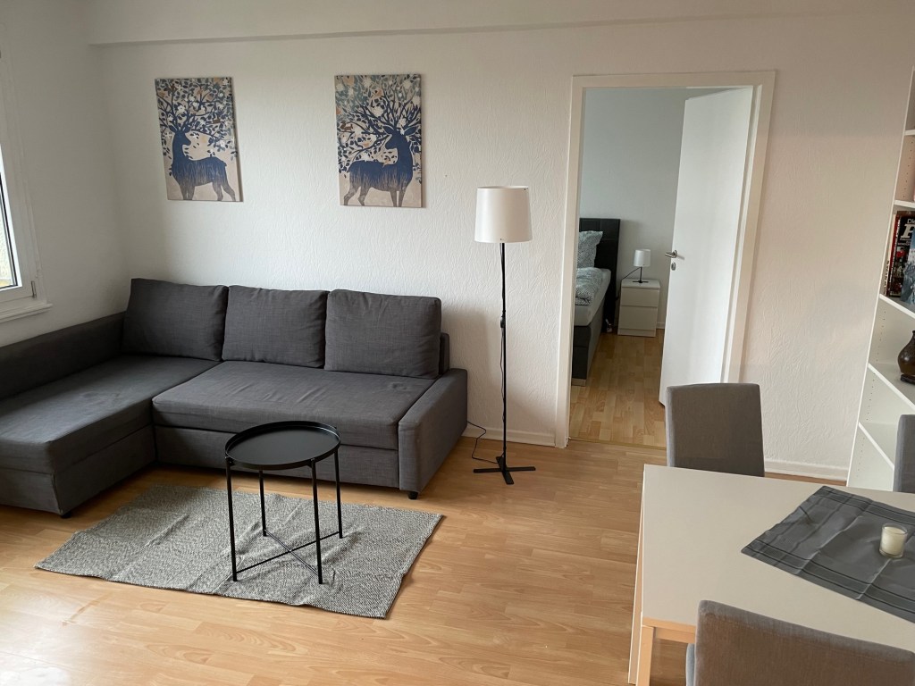 Rent 1 room apartment Köln | Entire place | Köln | Schöne, helle Wohnung in der Südstadt mit Balkon (Garage im Haus separat anmietbar) | Hominext