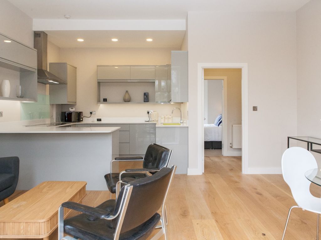 Flat 2, 70 Loampit Hill