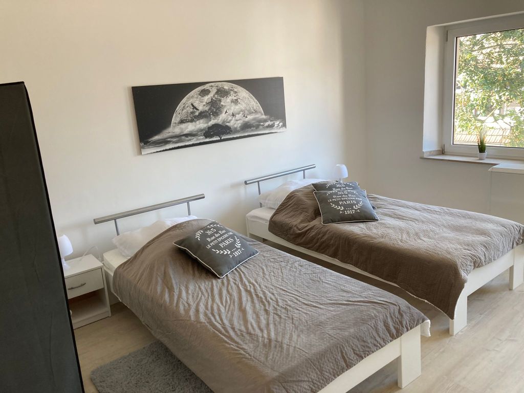 Rent 2 rooms apartment Gelsenkirchen | Entire place | Gelsenkirchen | großzügiges Apartement für bis zu 4 Personen | Hominext