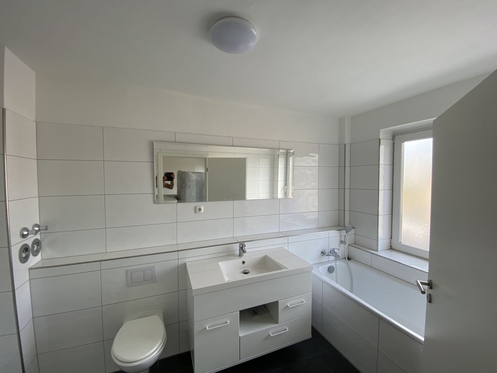 Rent 2 rooms apartment Duisburg | Entire place | Duisburg | Topsanierte Wohnung im Zentrum (Fußgängerzone 2 Min) für bis zu 6 Personen - Erstbezug | Hominext