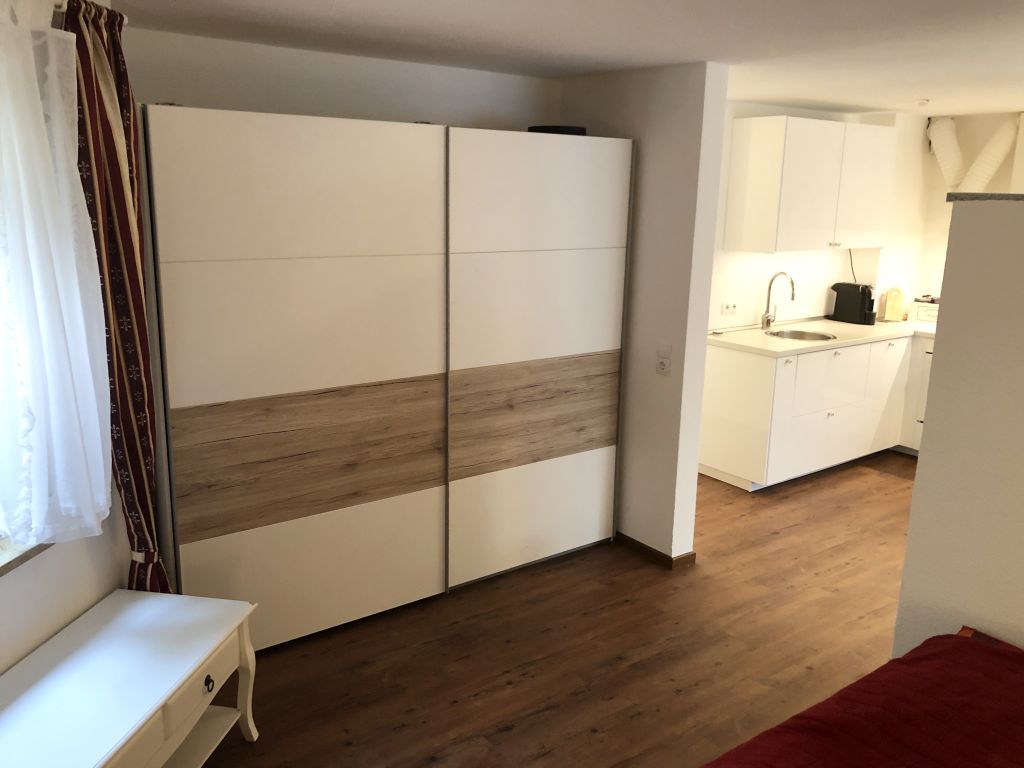 Miete 1 Zimmer Wohnung Sachsenheim | Ganze Wohnung | Sachsenheim | Ruhige, modern möblierte Einliegerwohnung mit Bahnanschluss | Hominext