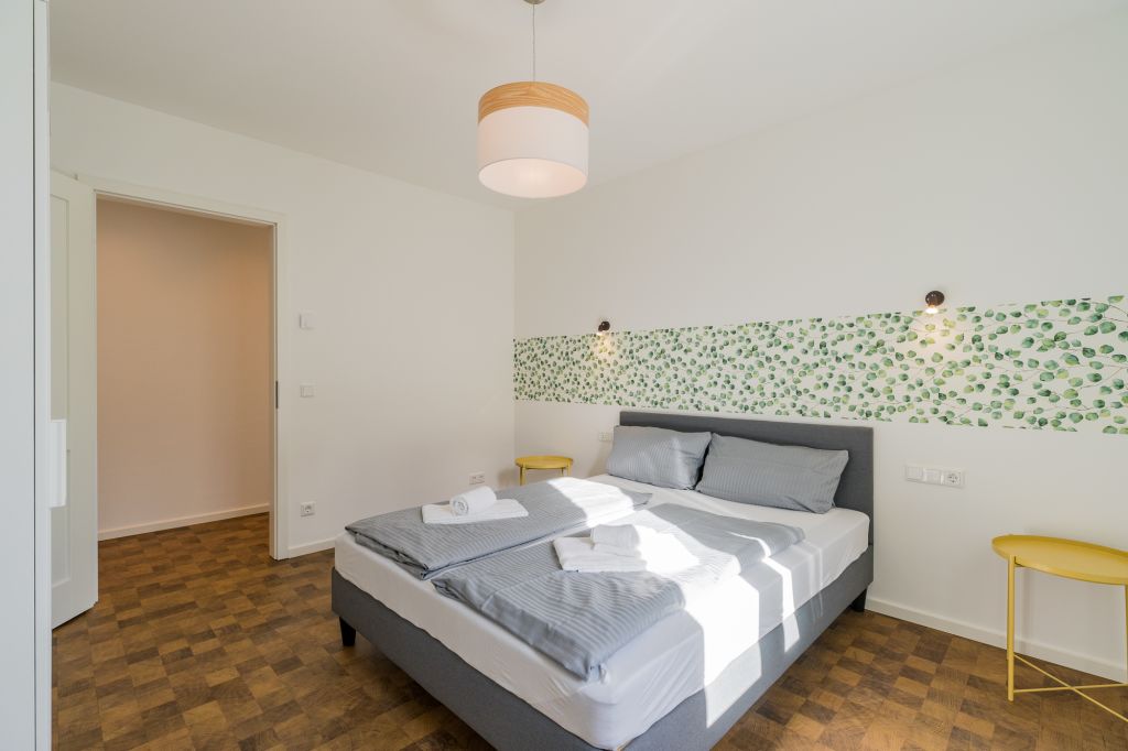 Rent 2 rooms apartment Berlin | Entire place | Berlin | Schöne helle 3-Zimmer Wohnung mit Balkon am Hermannplatz | Hominext