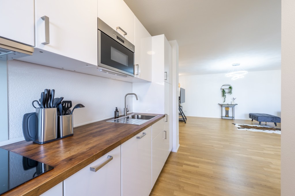 Rent 2 rooms apartment Holzgerlingen | Entire place | Holzgerlingen | EXQUIS 3-Zimmer Luxus Wohnung I Familien mit Haustier I Garten I Netflix I Homeoffice | Hominext