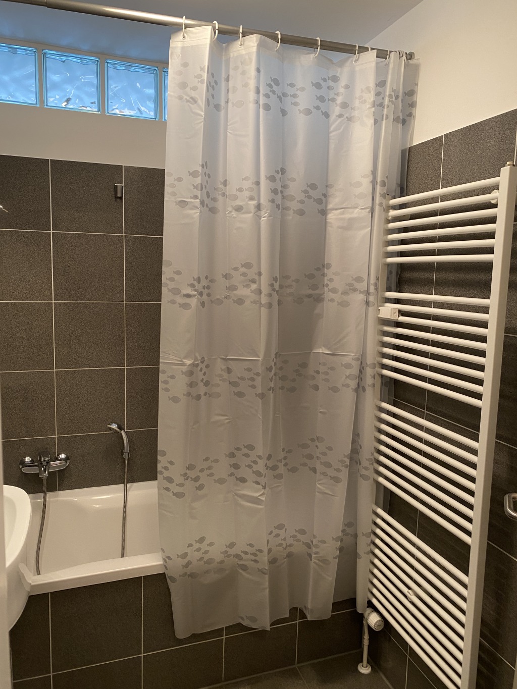 Rent 1 room apartment Wiesbaden | Entire place | Wiesbaden | Schöne, frisch renovierte und möblierte 1-Zimmer Wohnung mit Balkon und Internet in Wiesbaden Badewanne, Internet, Münzwaschmaschine, Parkettboden, Balkon, ruhige Lage | Hominext