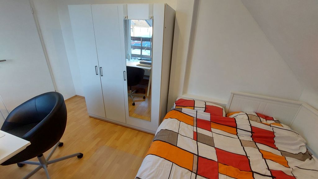 Miete 1 Zimmer Wohnung Hürth | Studio | Hürth | Helles Zimmer mit großem Balkon | Hominext