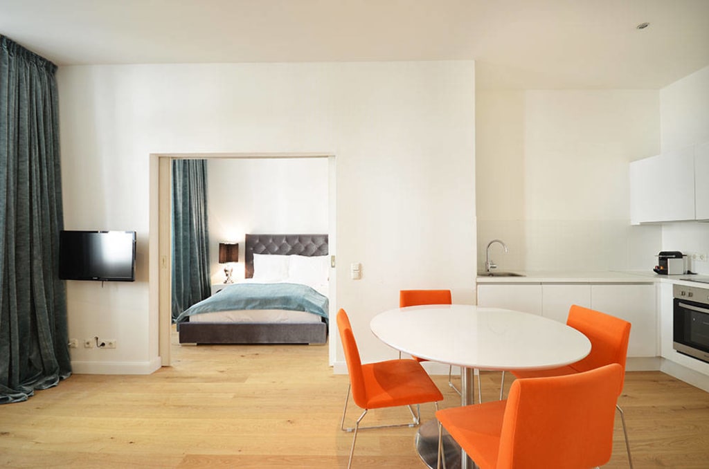 Miete 1 Zimmer Wohnung Frankfurt am Main | Ganze Wohnung | Frankfurt am Main | Elegante und voll möblierte Business-Wohnung mit 1 Schlafzimmer in Frankfurt am Main bei Mainufer # 6080 | Hominext