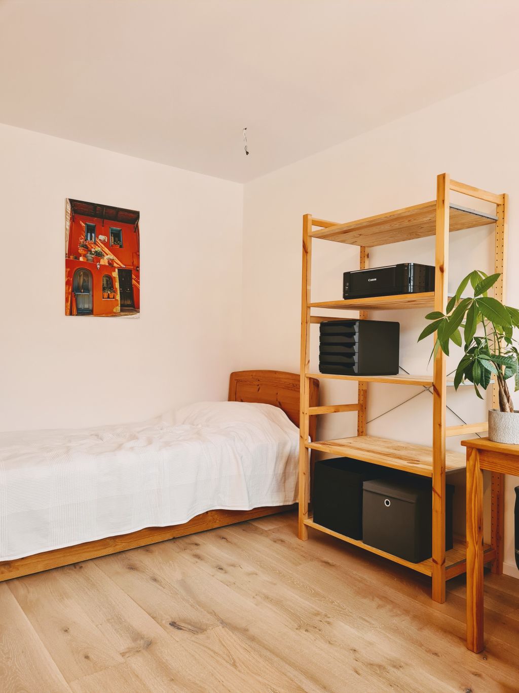 Miete 2 Zimmer Wohnung Düsseldorf | Ganze Wohnung | Düsseldorf | Stilvolle, ruhige und voll ausgestattete Dachgeschosswohnung | Hominext