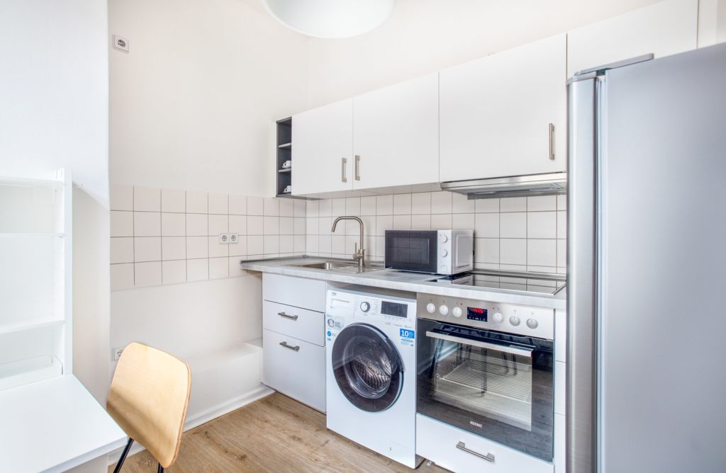 Rent 1 room apartment Berlin | Entire place | Berlin | Wunderschöne vollmöblierte Studio Wohnung direkt an der Schloßstraße. | Hominext