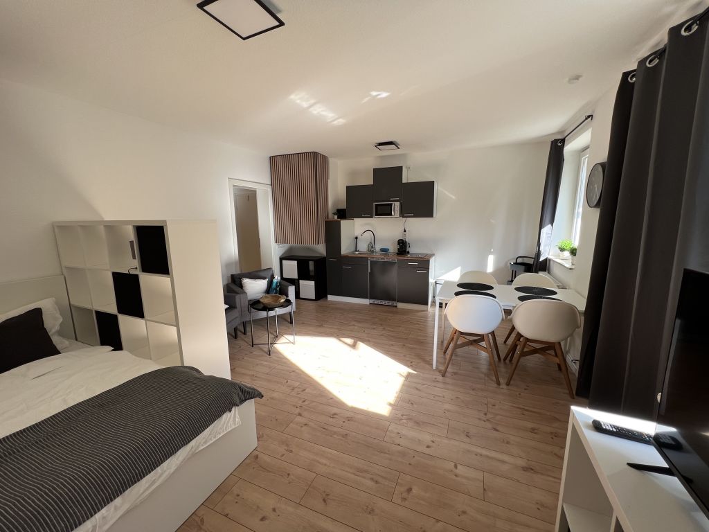 Rent 1 room apartment Aachen | Entire place | Aachen | Helle, frisch sanierte Wohnung in Zentrumsnähe mit Balkon und Stellplatz | Hominext