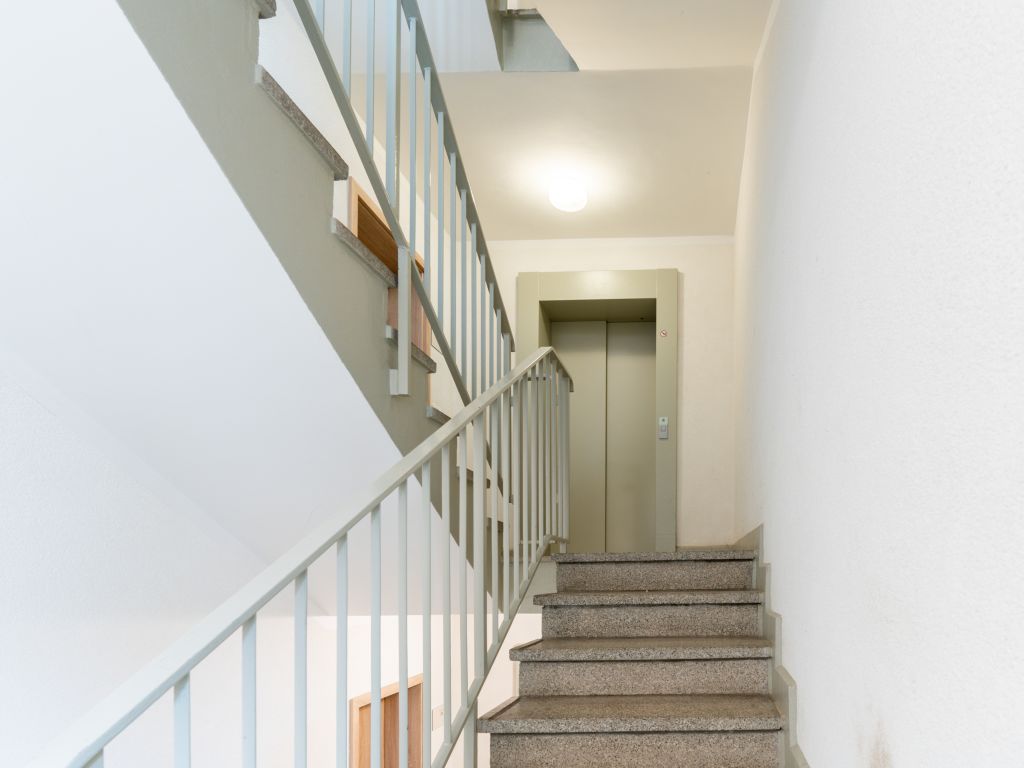 Miete 2 Zimmer Wohnung Magdeburg | Ganze Wohnung | Magdeburg | Magdeburg Breiter Weg - Maisonette Suite mit 2 Schlafzimmern & Balkon | Hominext