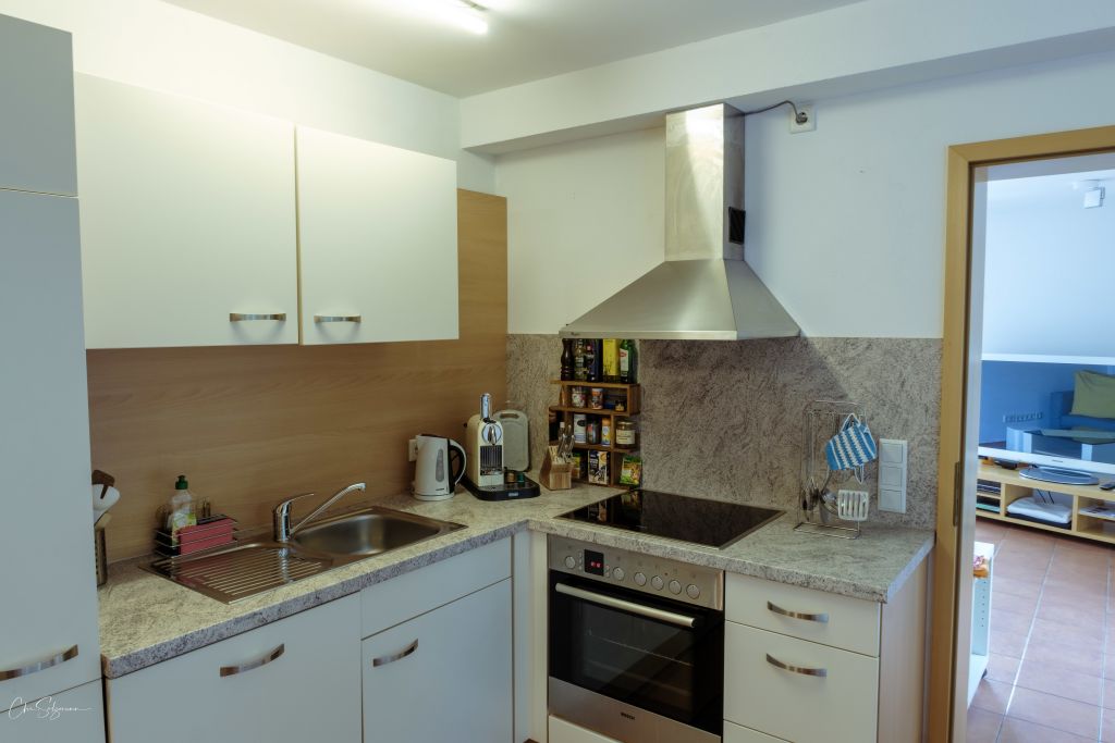 Rent 1 room apartment Weil am Rhein | Entire place | Weil am Rhein | 2 1/2 Einliegerwohnung, am Tüllinger Weinberg mit grandioser Sicht - möbliert - nahe CH Grenze | Hominext