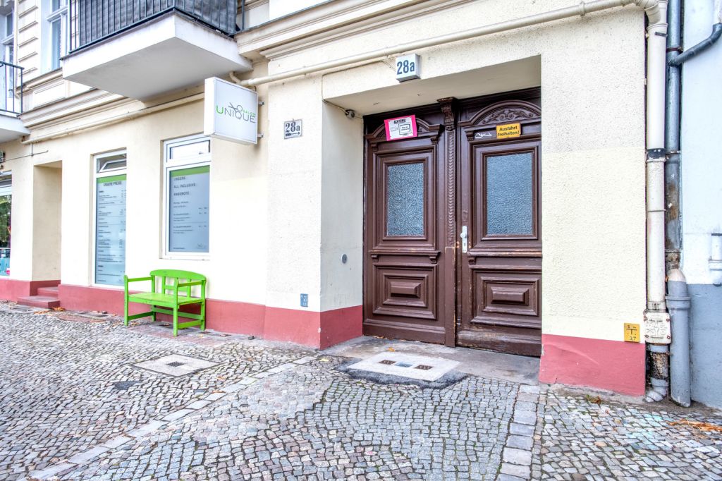 Miete 1 Zimmer Wohnung Berlin | Ganze Wohnung | Berlin | Wunderschöne vollmöblierte Studio Wohnung direkt an der Schloßstraße. | Hominext