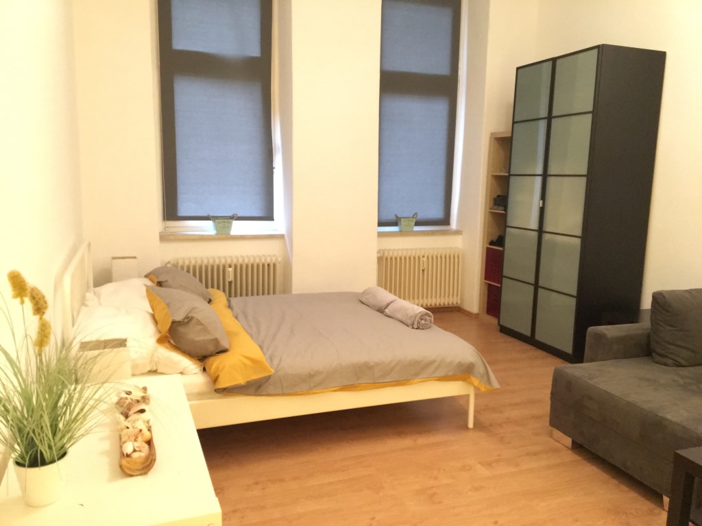 Rent 1 room apartment Berlin | Entire place | Berlin | Schönes Loft, U-Banh, Straßenbahnbus, gute Heizung, hell und ruhig. | Hominext