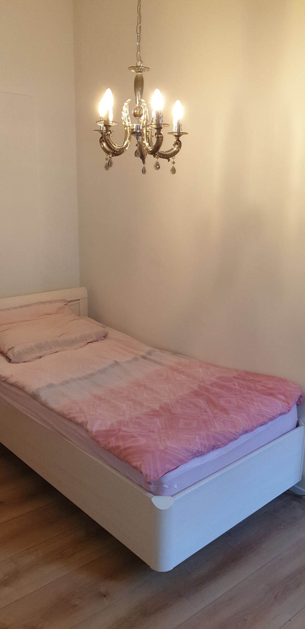 Rent 3 rooms apartment Bonn | Entire place | Bonn | Stilvolle Wohnung im Zentrum von Bonn | Hominext