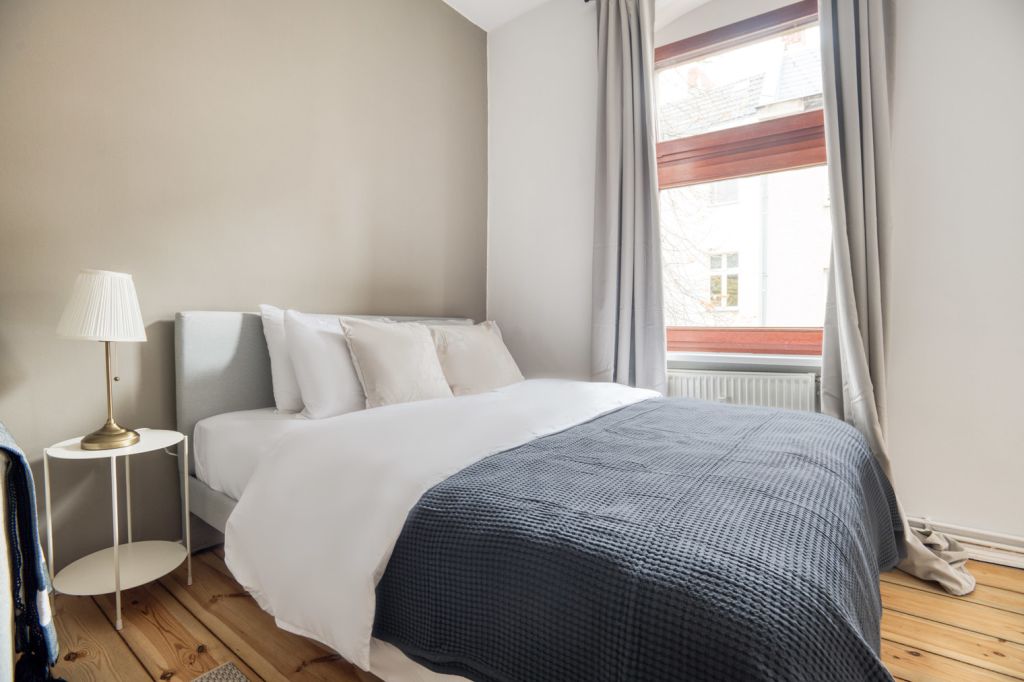 Rent 1 room apartment Berlin | Entire place | Berlin | Wunderschöne vollmöblierte Studio Wohnung direkt an der Schloßstraße. | Hominext