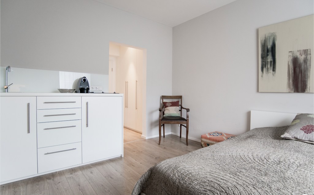 Rent 1 room apartment Düsseldorf | Entire place | Düsseldorf | Sehr schönes, zentrales Studioapartment | Hominext