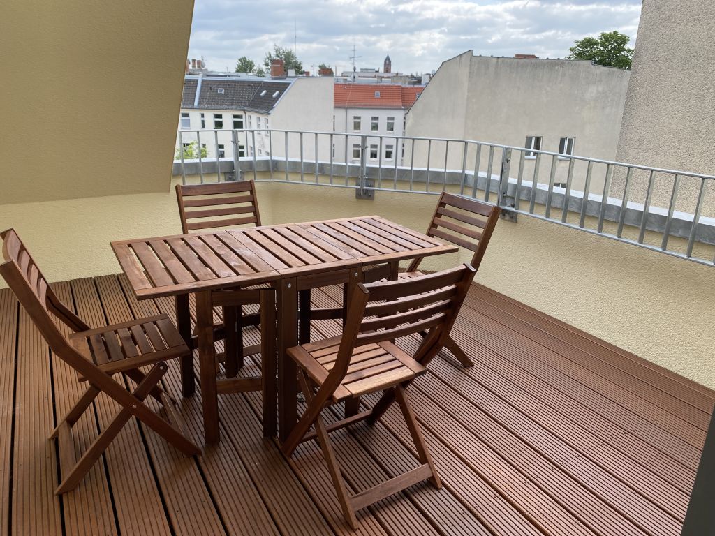 Rent 2 rooms apartment Berlin | Entire place | Berlin | Neues Dachgeschoss mit zwei Terassen in Neukölln | Hominext