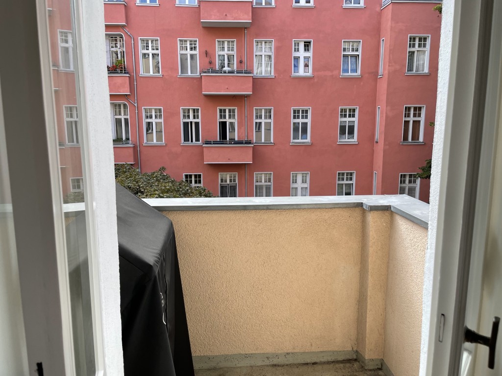 Rent 1 room apartment Berlin | Entire place | Berlin | Helle und charmante Luxus-Altbauwohnung im Studentenkiez in der Toplage Berlin Wedding | Hominext