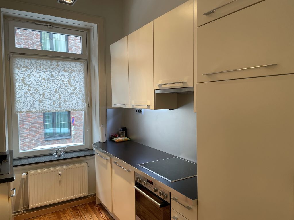 Miete 1 Zimmer Wohnung Hamburg | Ganze Wohnung | Hamburg | Charmante komfortable 2 Zi-Whg. im klassischen Altbau direkt in der City am Michel | Hominext