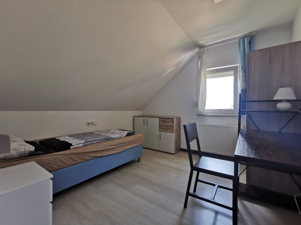 Miete 2 Zimmer Wohnung Köln | Ganze Wohnung | Köln | 3-Zimmer Wohnung in der Nähe vom Flughafen | Hominext