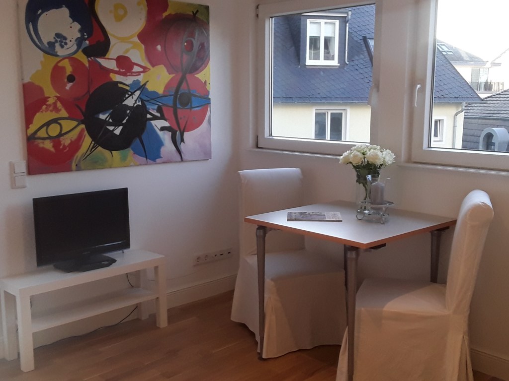 Rent 1 room apartment Frankfurt am Main | Entire place | Frankfurt am Main | Ruhiges Apartment mit Skyline Blick | Hominext